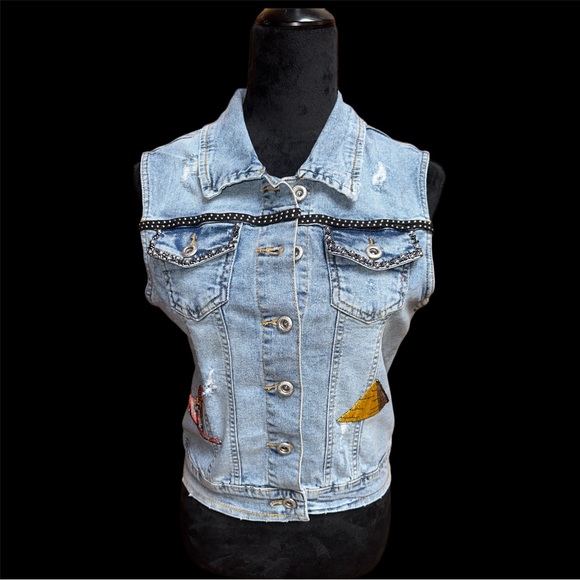 Egyptian Embroidered Denim Vest - Picture 3 of 14